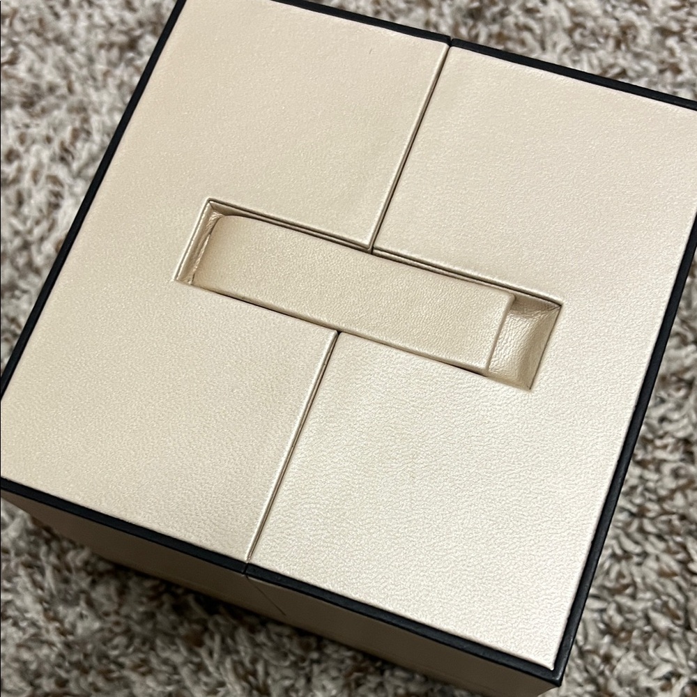 CHANEL case - Picture 7 of 8